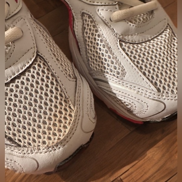 Reebok Women’s Susan G. Komen Relay For Life Running Shoes Size 8.5 - Picture 13 of 14